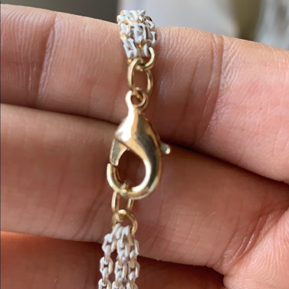 Black/white/Gold toned Necklace - Picture 5 of 8